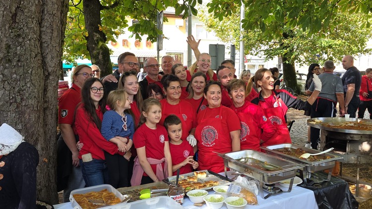 Jubilarno 25. izdanje Gastro Turopolja: Majstori iz DVD-a Vrbovo Posavsko skuhali najbolju kotlovinu