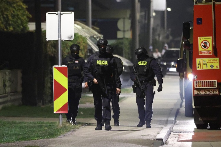 Muškarac koji je prijetio da će se raznijeti bombom predao se policiji