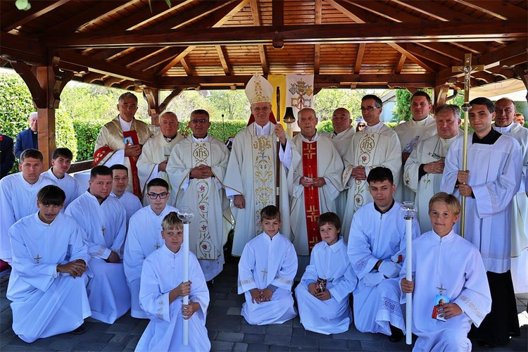 FOTO Župa Sveta Tri Kralja iz Donje Lomnice proslavila 50. obljetnicu